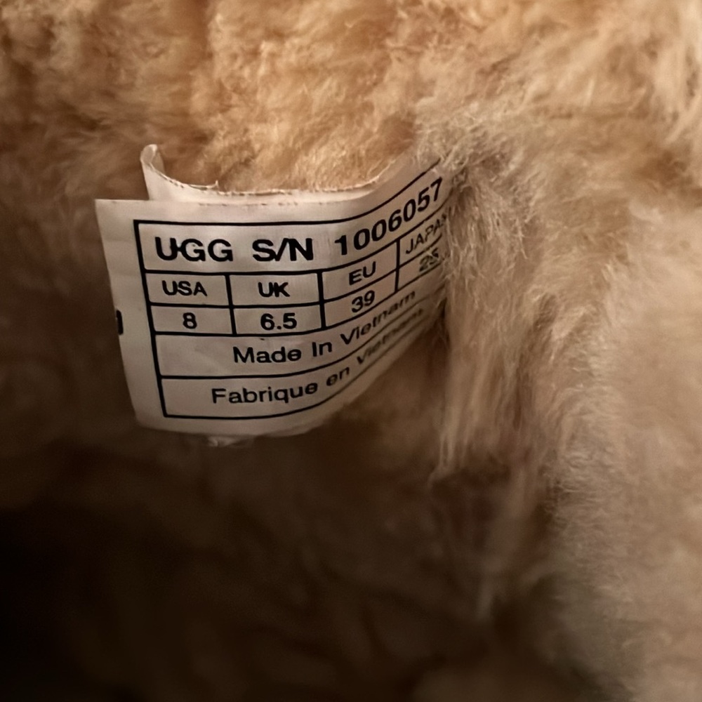 Ugg Authentic Boots - Picture 3 of 4